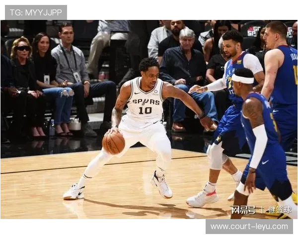 足球鞋磨破见真章 这些球星用破鞋书写传奇故事